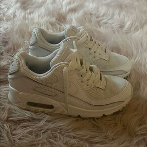Nike Women's Air Max 90